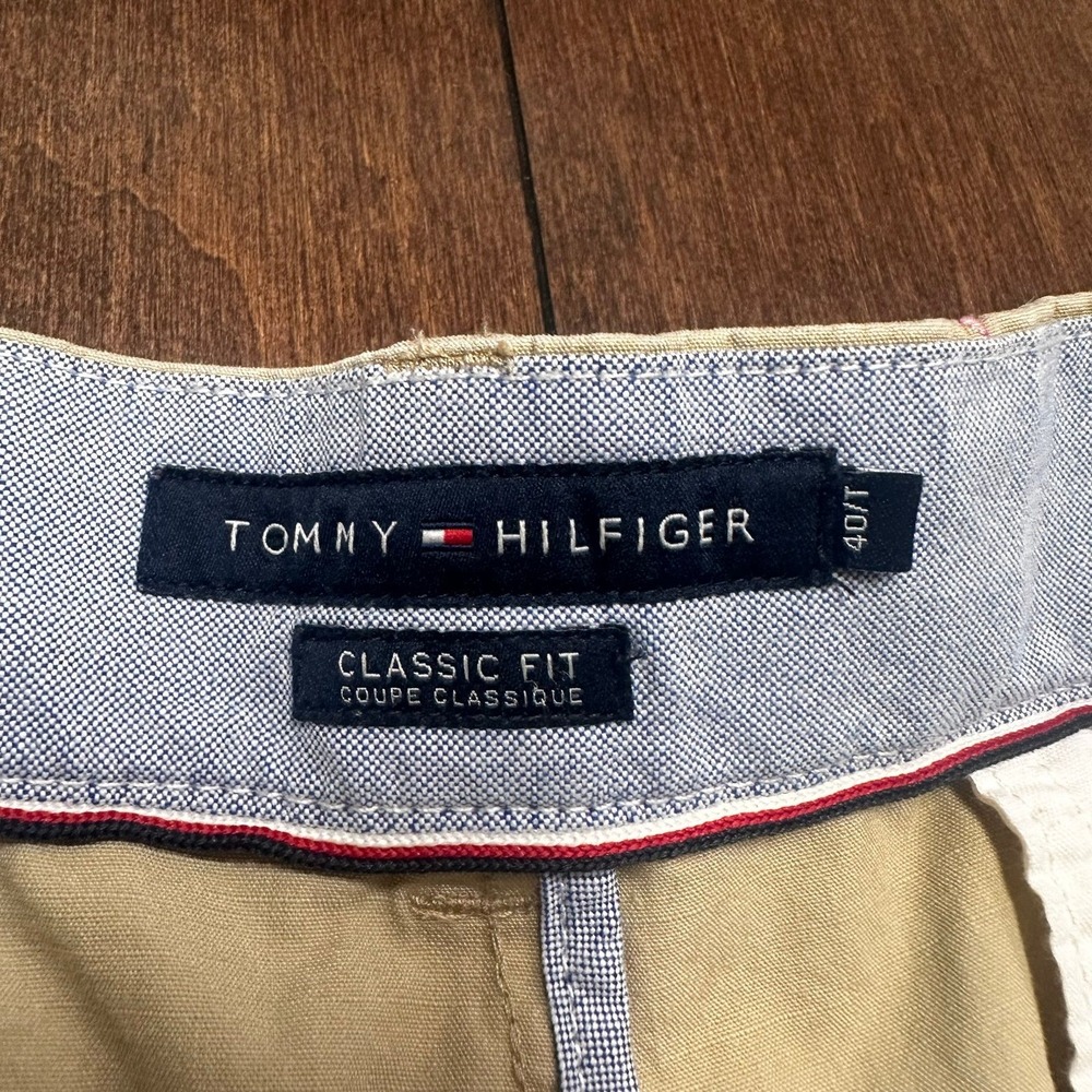 Tommy Hilfiger Classic Fit Khaki Shorts With Pink Flamingos‎ Men's Sz 40 - Picture 3 of 7